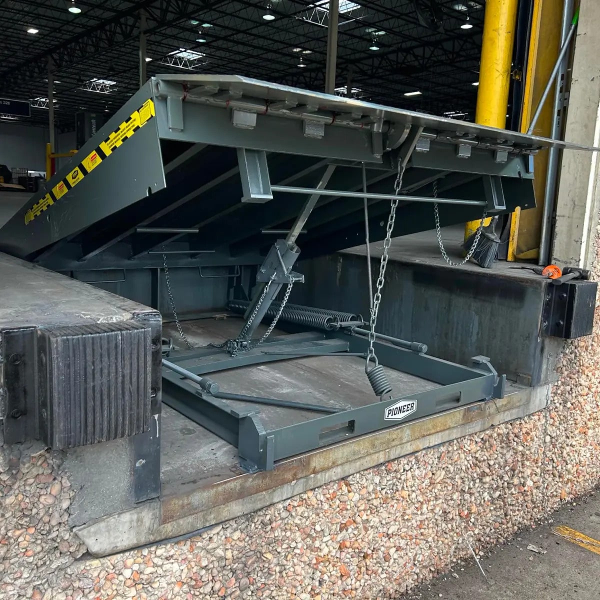 Dock leveler